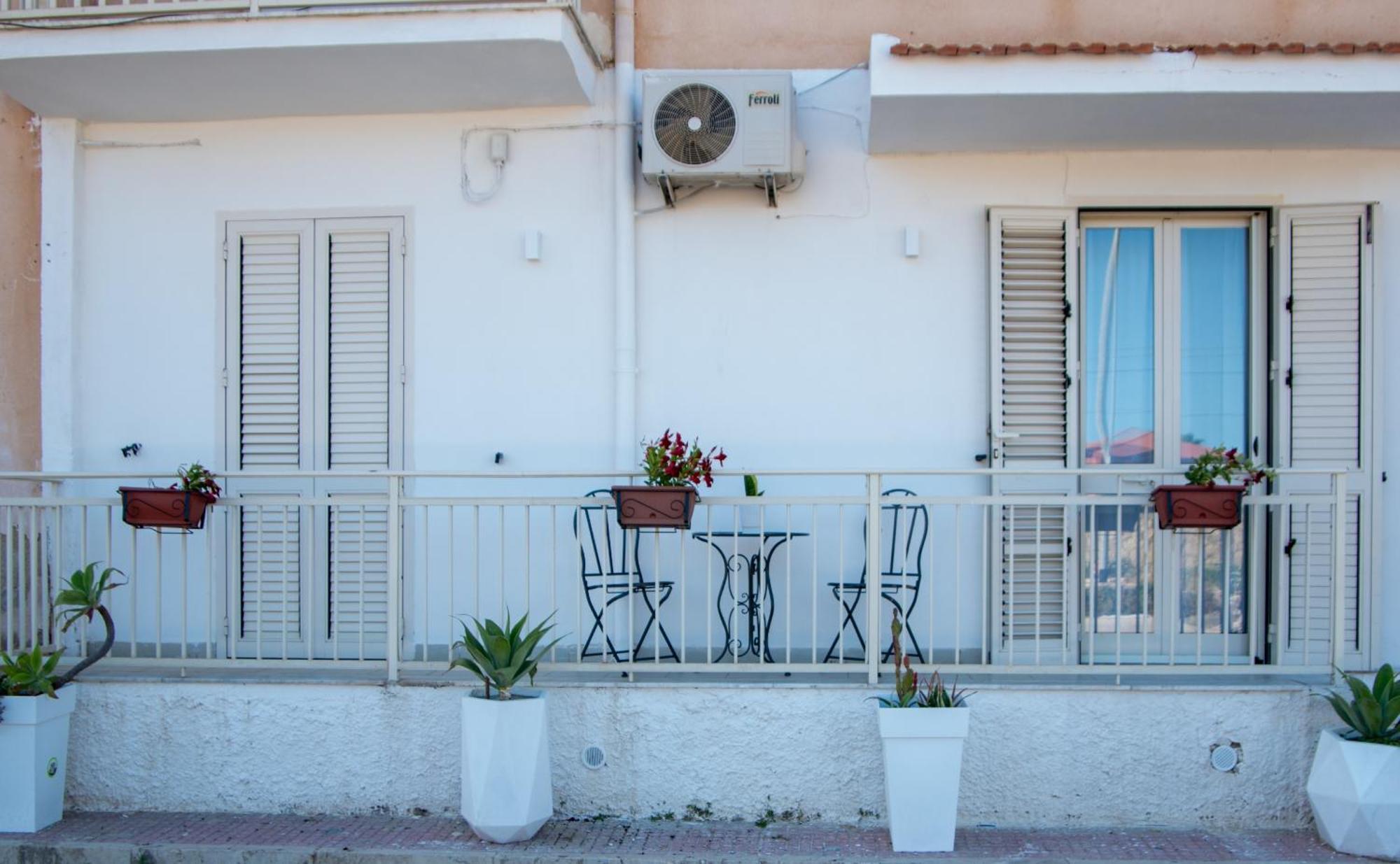 Casa Vacanze La Casetta Di Zinu' Porto Empedocle Extérieur photo